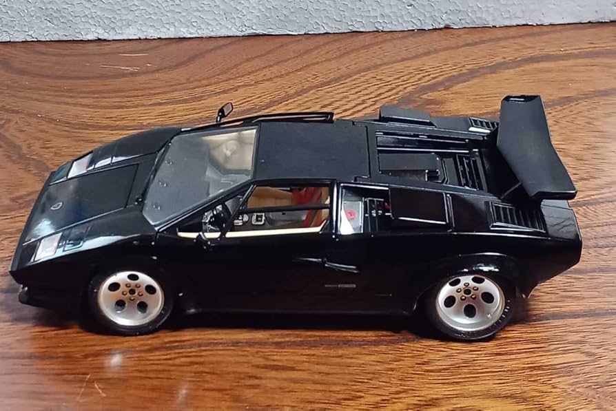 ランボルギーニ カウンタック 1/18 ランボルギーニ 1988 Burago 1988 Lamborghini Countach 1:18 Diecast Model Bburago - YouTube