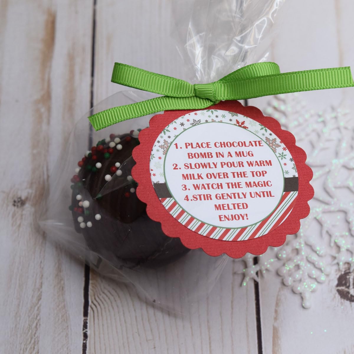 AmandaCreation Festliche Schneeflocken-Aufkleber mit Heißkakao-Bomb-Motiven, insgesamt 40 Stück 5,1 cm Party-Kreis-Aufkleber (20 Sets mit je 2 Stück)