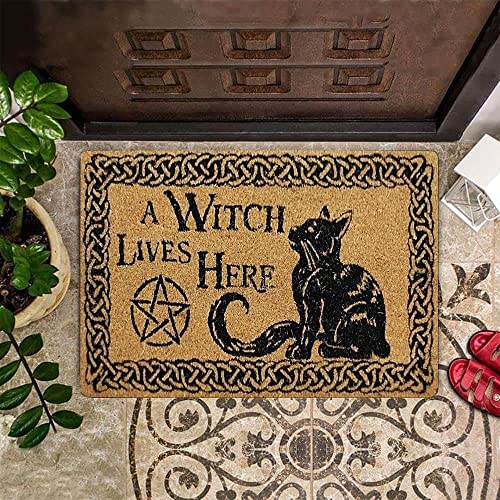 Bioonce Paillasson antidérapant avec inscription « A Witch Lives Here » - Motif chats noirs - Décoration amusante pour salle de bain, cuisine, porche,...
