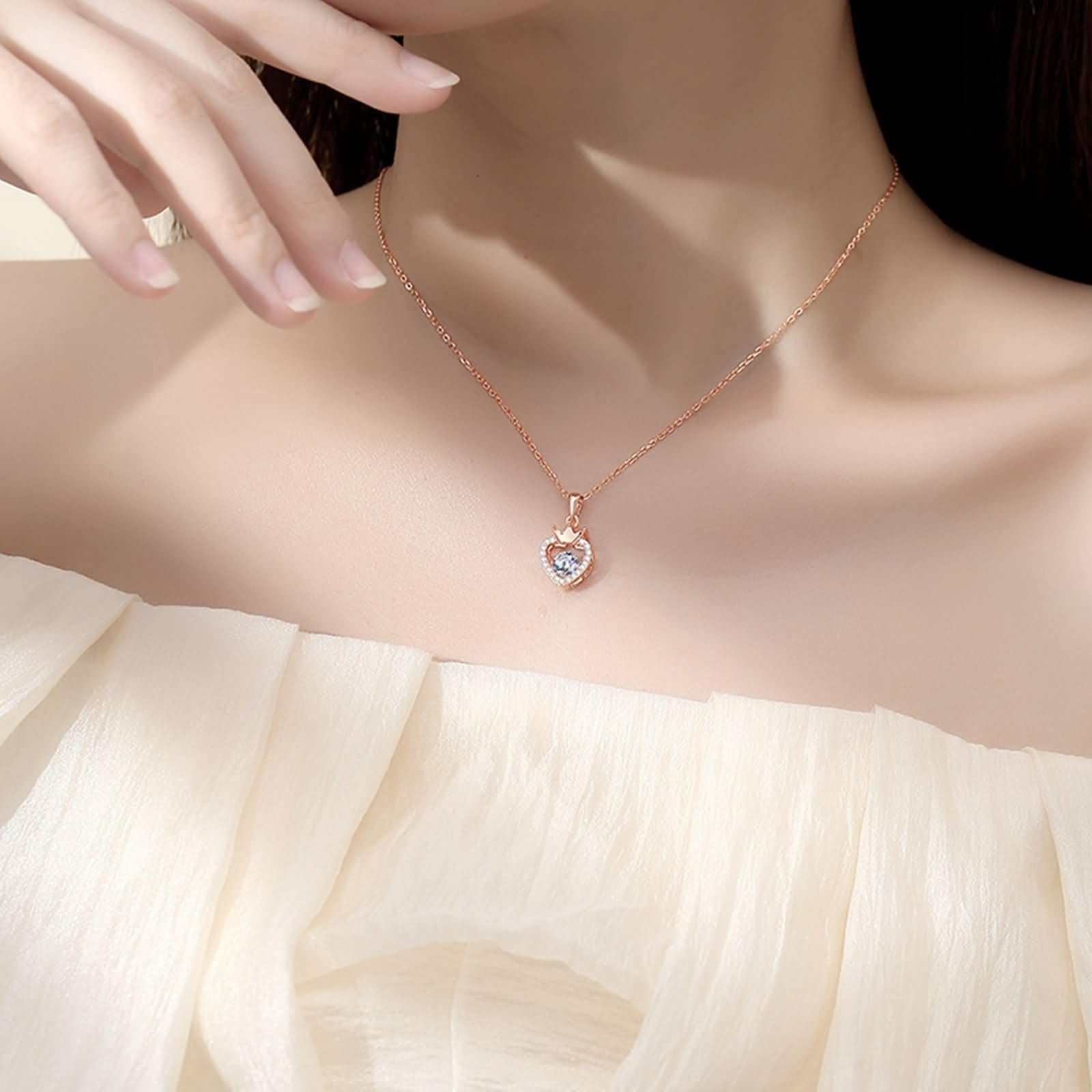 Collares de moissanita de oro blanco de 9K/14K/18K con corona y halo de corazón hueco para mujer, collares con colgante para mujer