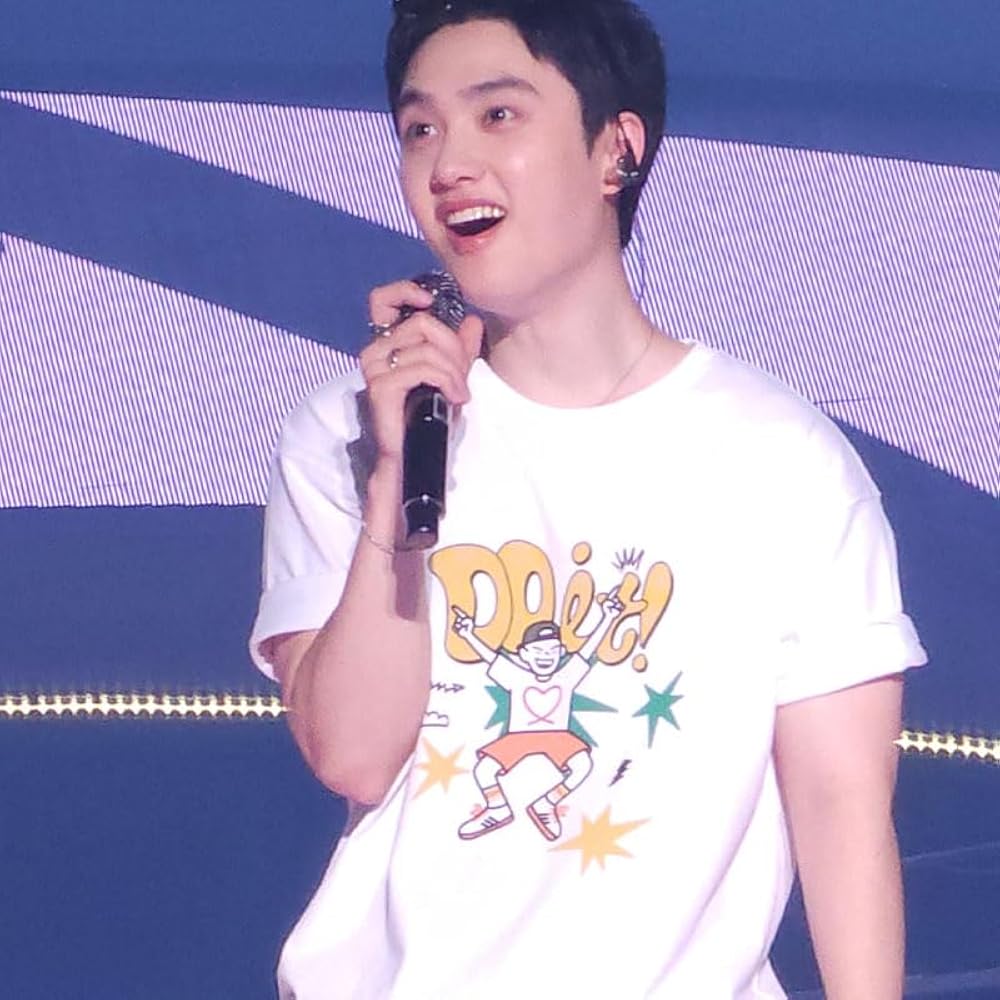 Amazon.co.jp: [さん店] EXO ディオ D.O. グッズ Tシャツ DO it