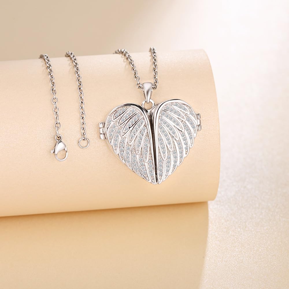 Collana Foto Ciondolo Cuore di Zirconia Argento 925 Medaglione Portafoto Personalizzabile con Ali d’Angelo