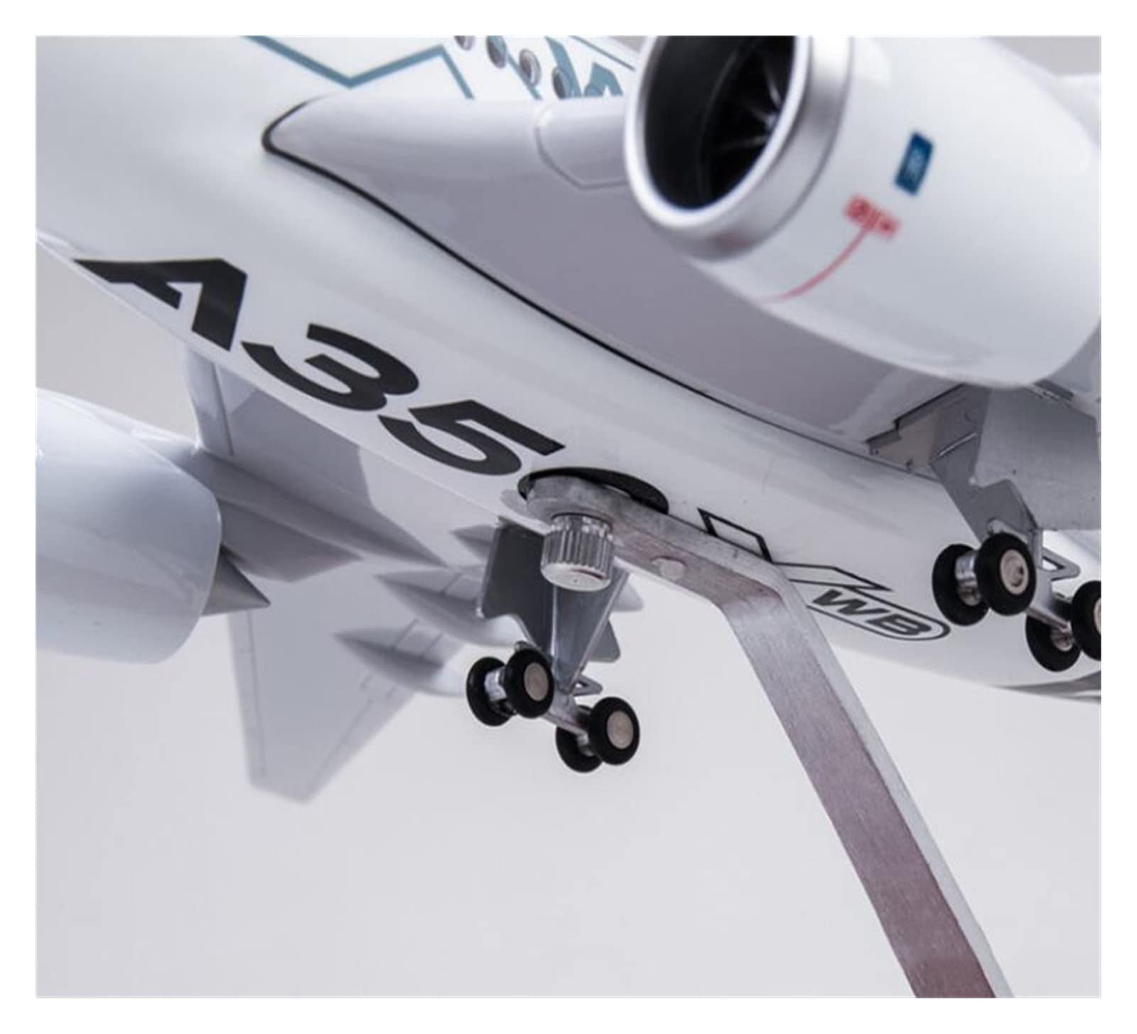 Amazon.co.jp: 47 センチメートル 1/142 エアバス A350 XWB 航空会社