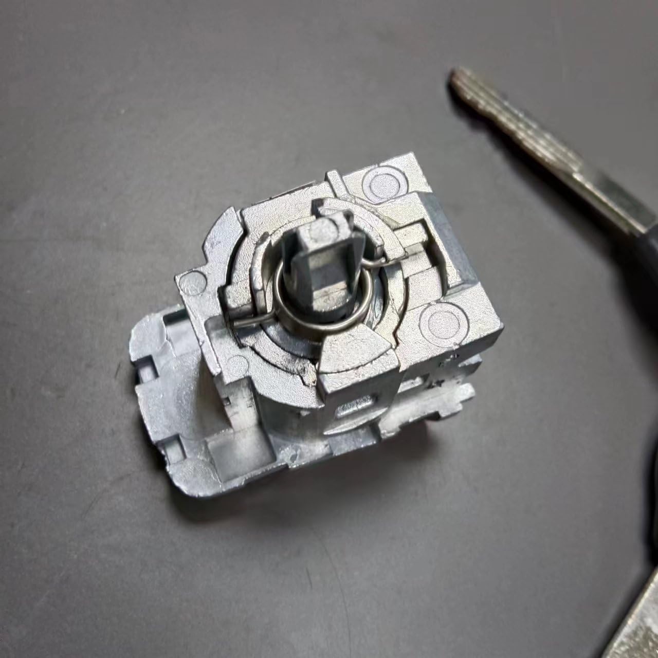 FRONT DOOR LOCK CYLINDER LEFT H0601JE20A H0601-JE20A