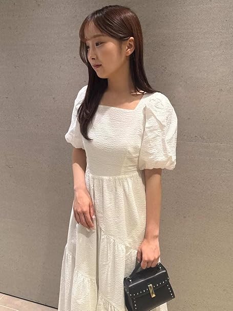 Amazon.co.jp: [セルフォード] スクエアネックボリューム