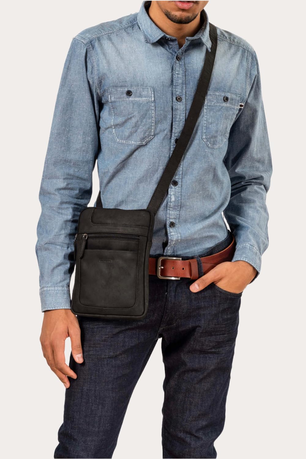 LEABAGS Detroit Umhängetasche Herren – Kleine Leder Umhängetasche 21x26 cm – Mini Crossbody Tasche mit Reißverschluss – Kompakte Alltagstasche