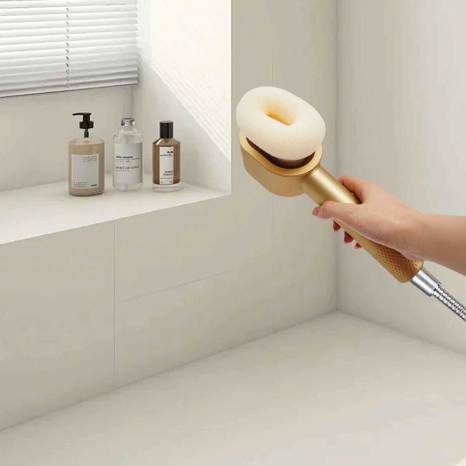 Soffione doccia con testina in spugna e testina e filtro a carbone lungo per acqua pulita, doccetta ergonomica con 200 microugelli e texture antiscivolo per la cura della pelle e il relax (oro)
