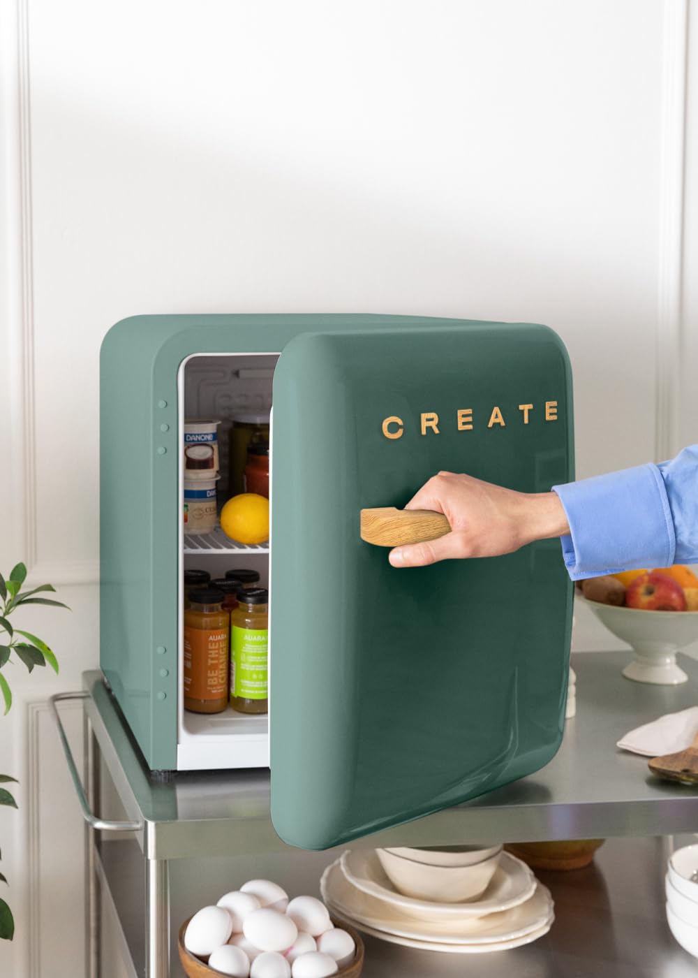CREATE / RETRO FRIDGE 50 WOOD/Refrigerator green sage wood handle / 85W. minibar. one shelf. retro design. 50 cm. two shelves. capacity of 48L. low consumption. 50x44x50 cm — view 7