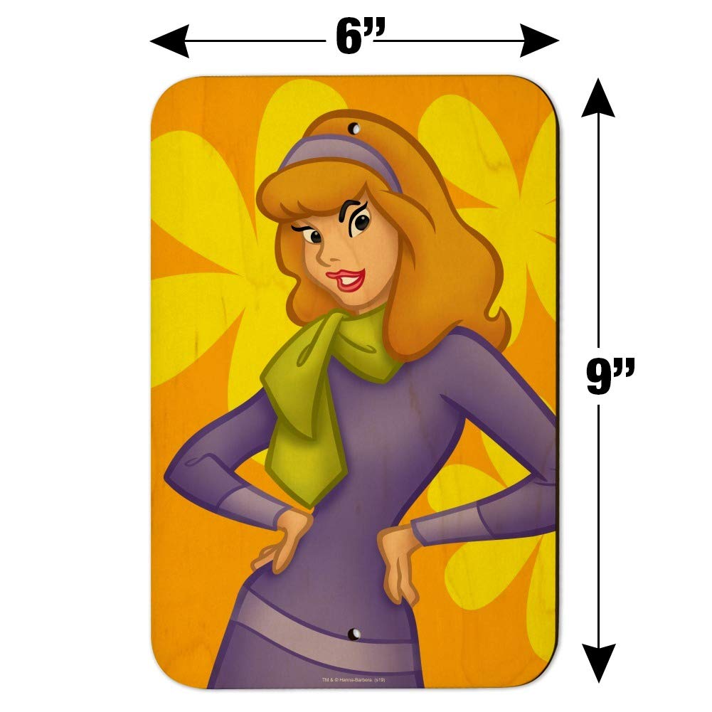 Amazon.com: GRAPHICS & MORE Scooby Doo Daphne Character Home