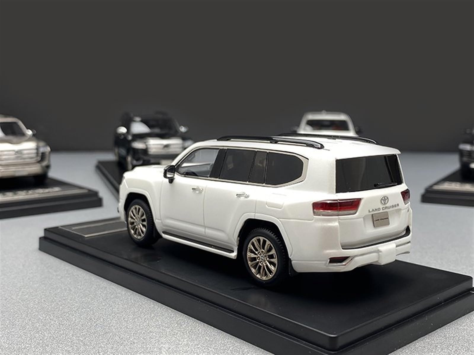 Amazon.co.jp: モデルカーのおもちゃ 1:43 トヨタ