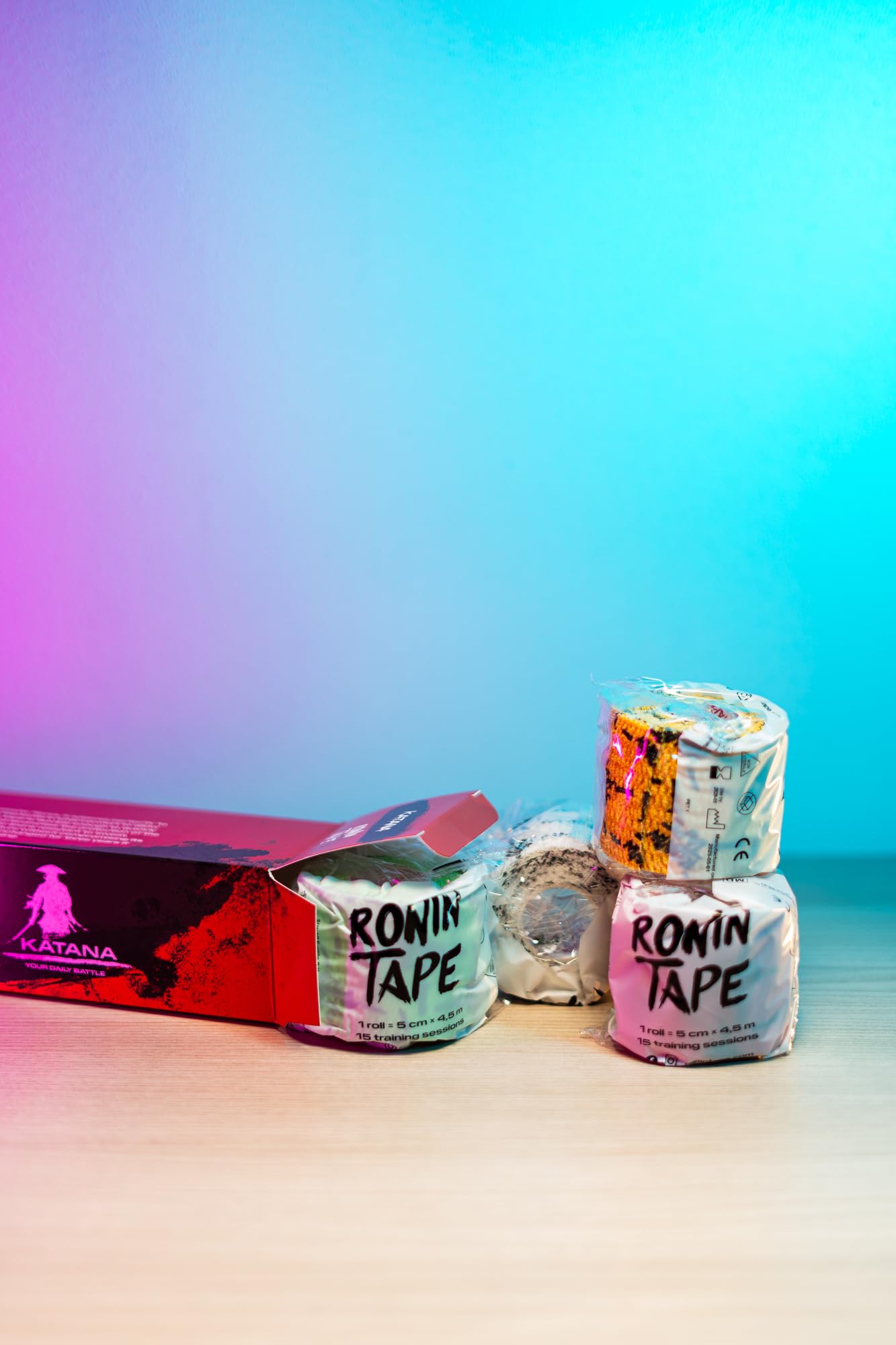 RoninTape® Katana Tape Elastico per Pollici e Dita Grip Estremo per Hook Grip wod e Sollevamento Pesi Ultra Resistente Antisudore Ipoallergenico Confezione da 4 Nastri