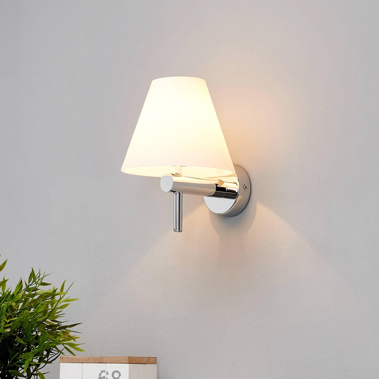 Lindby aplique de pared interior en cromo, blanco satinado, lámpara | iluminación de pared, g9, moderno, vidrio, luz de espejo para cuarto de baño, pasillo