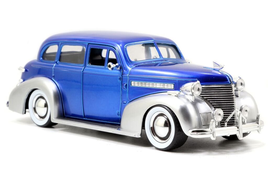 Jada TOYS ’39 CHEVY® MASTER DELUXE Jada Toys Garage Worx '39 Chevy Master Deluxe 1:24 Scale Model Kit