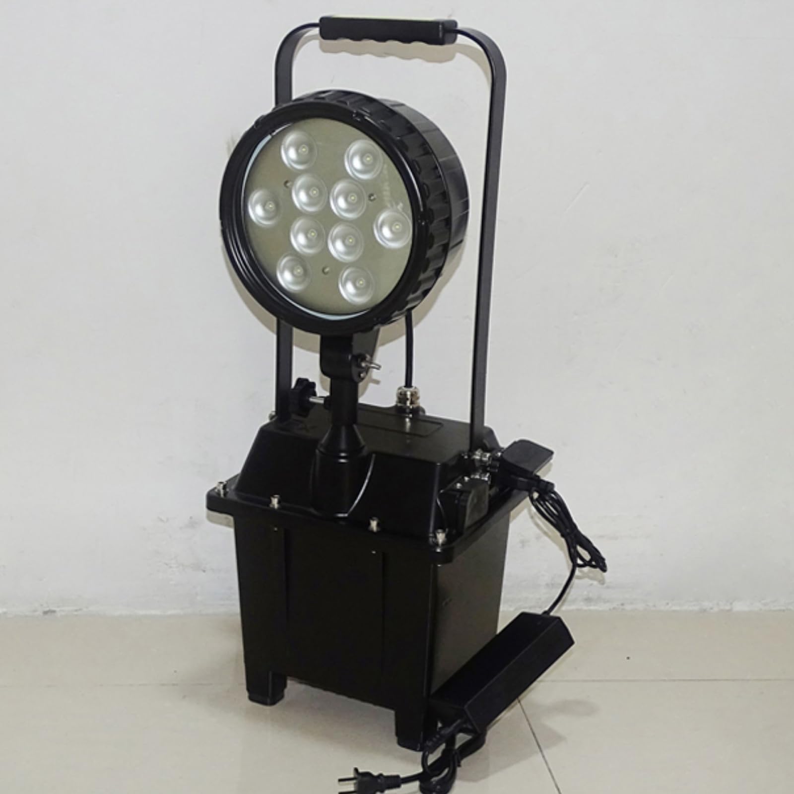 Światło robocze LED, przenośny reflektor, obszar napromieniowania 15㎡-30㎡, wodoodporny, ładowalny, idealny do biwakowania, wędkowania, naprawy samochodów, oświetlenia roboczego i turystyki