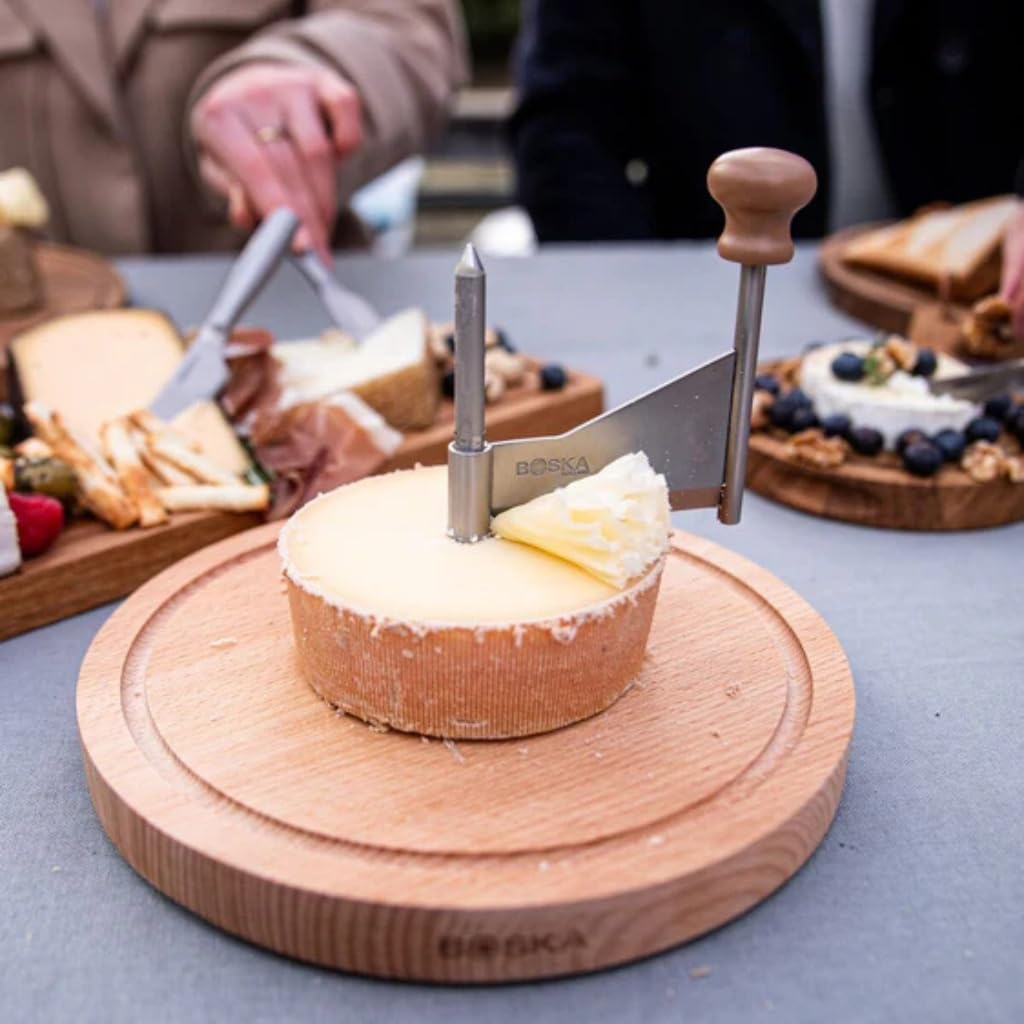 Pack BOSKA 850511 Girolle/Fraiseur bois avec cloche + 1/2 Fromage Tête de Moine 450gr pour profiter de faire des jolies fleurs et garder au frais sans que ca sèche - Coffret cadeau parfait