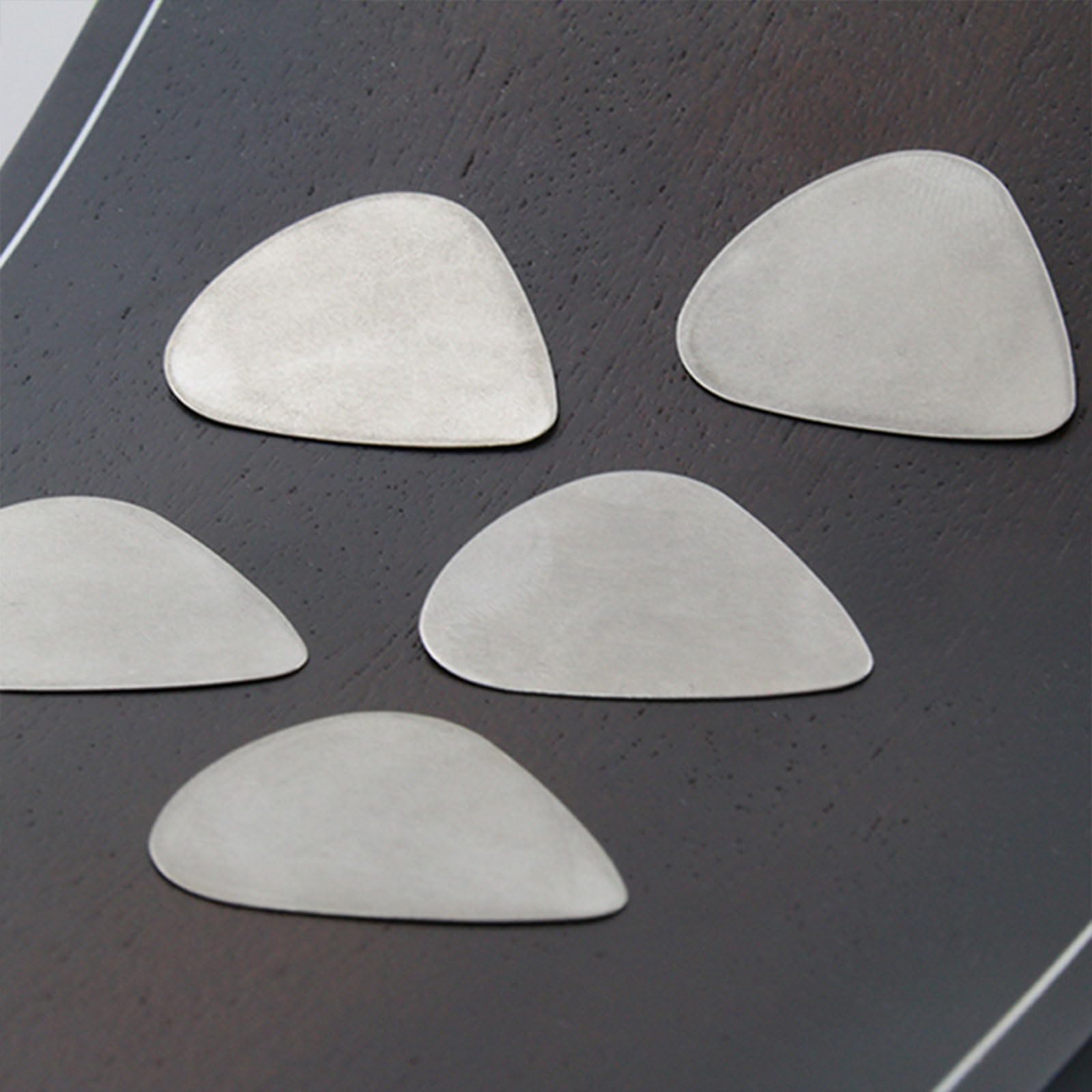 20 plettri per chitarra in metallo con suoni luminosi, in acciaio inox, per chitarra elettrica, basso, plettro, parte per chitarra