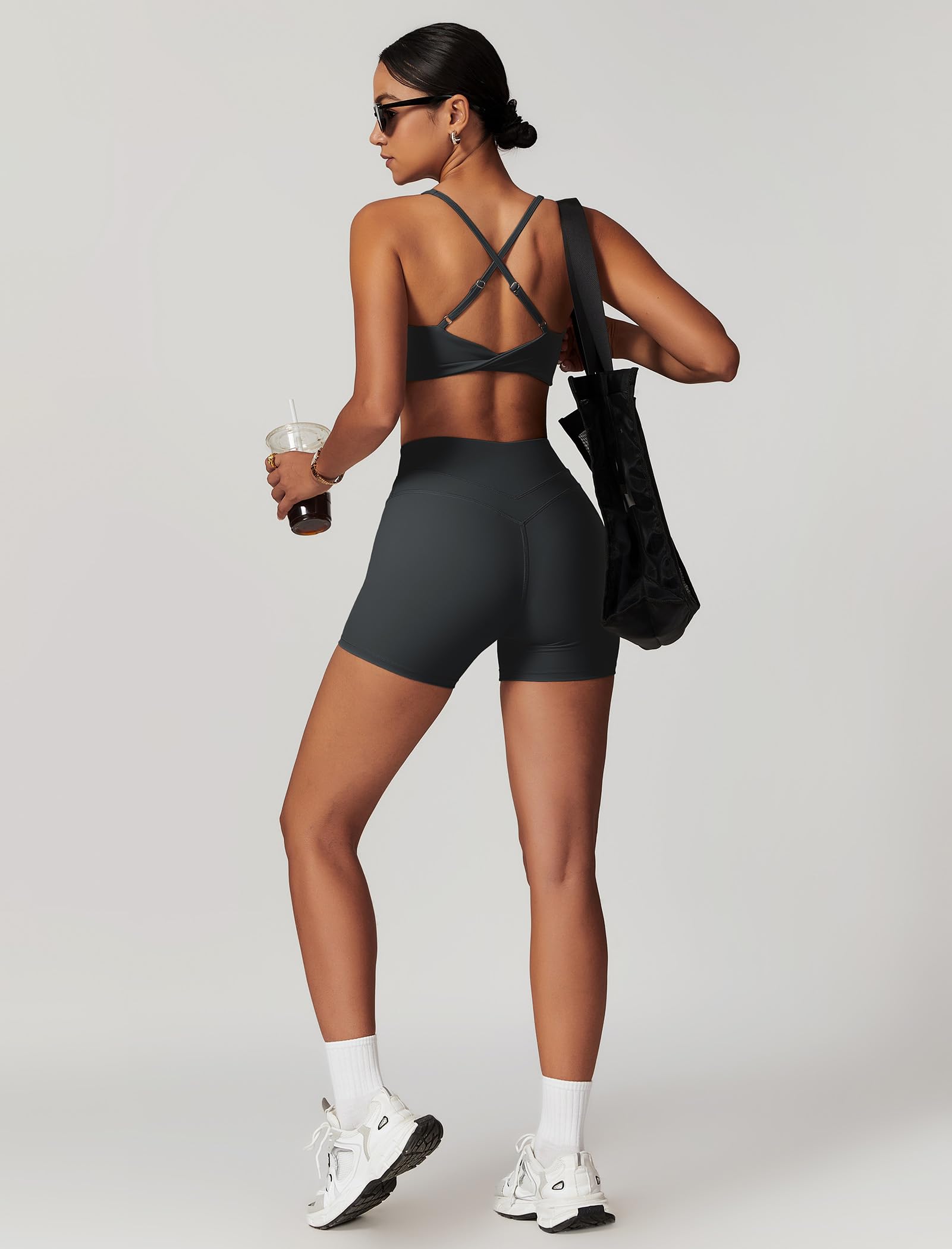 IDOPIP Conjunto deportivo para mujer para fitness: set de gimnasio de 2 piezas con cuello en V, sujetador y leggings cortos – Ropa deportiva de verano para yoga, pilates y entrenamiento