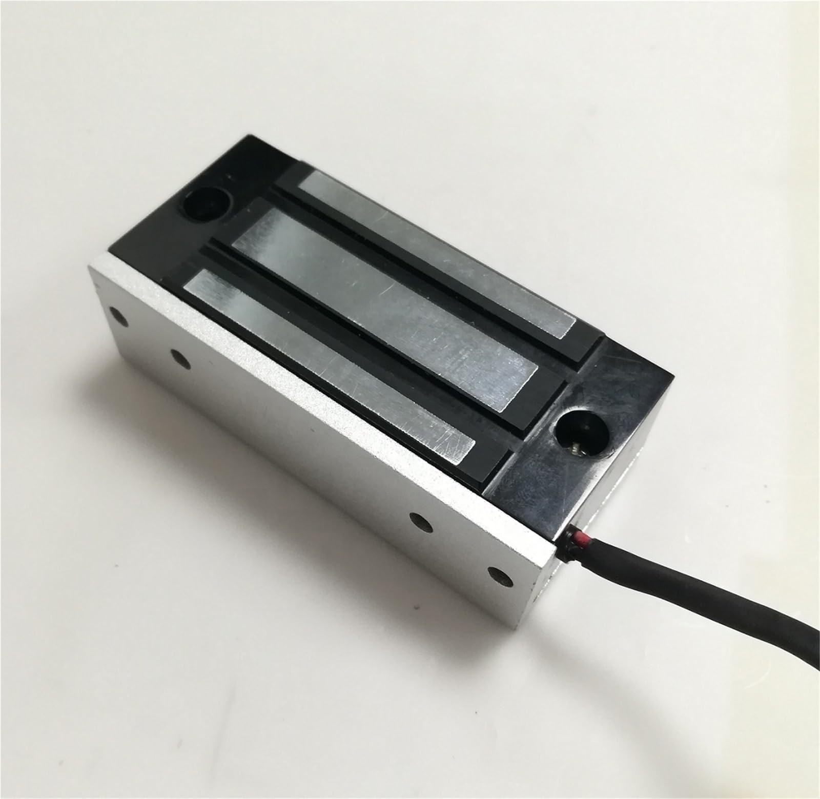 JSL-60G 12VDC 60 kg 45 kg Zamki do szafek jubilerskich Elektryczny magnetyczny zamek do drzwi Zamek elektromagnetyczny 1 szt