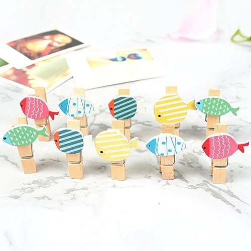 Miniatura 4 de 50 pinzas de madera con diseño de dibujos animados para tarjetas, pinzas para fotos, decoración de boda con cuerda de yute (peces)