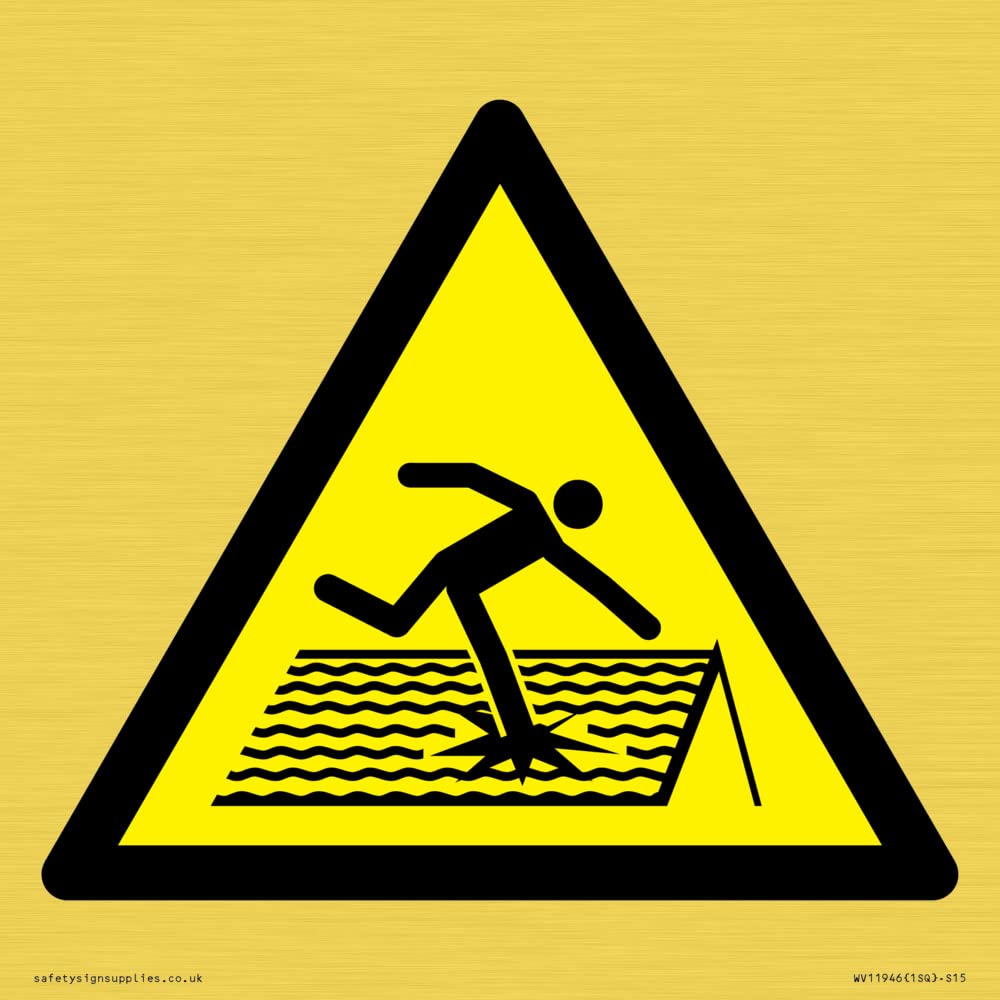 W036 Warning: Fragile roof Sign - 150x150mm - S15