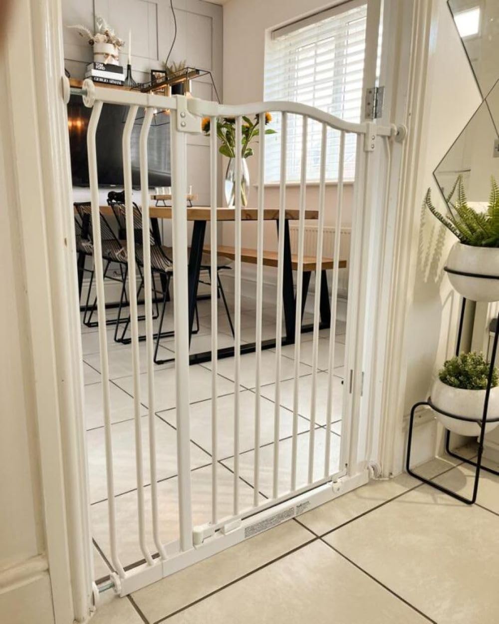 Safetots Cancelletto di Sicurezza Extra Alto con Parte Superiore Incurvata, 71cm - 80cm, Bianco Opaco, Extra Alto con 100cm di Altezza, Montaggio a Pressione per Scale, Barriera di Sicurezza