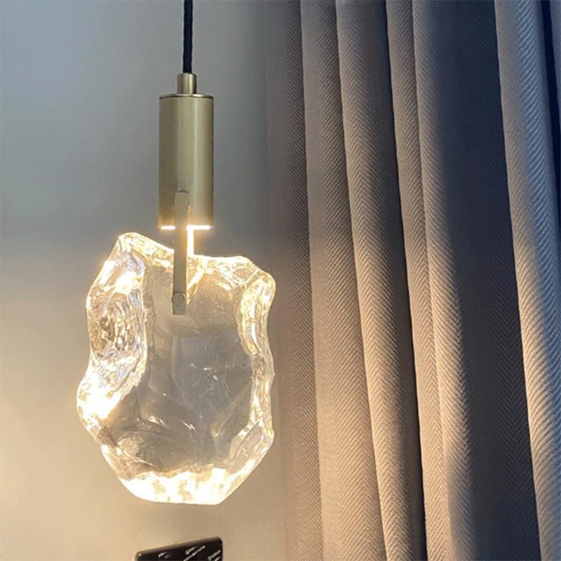 Suspension en cristal et laiton chic pour chambre moderne