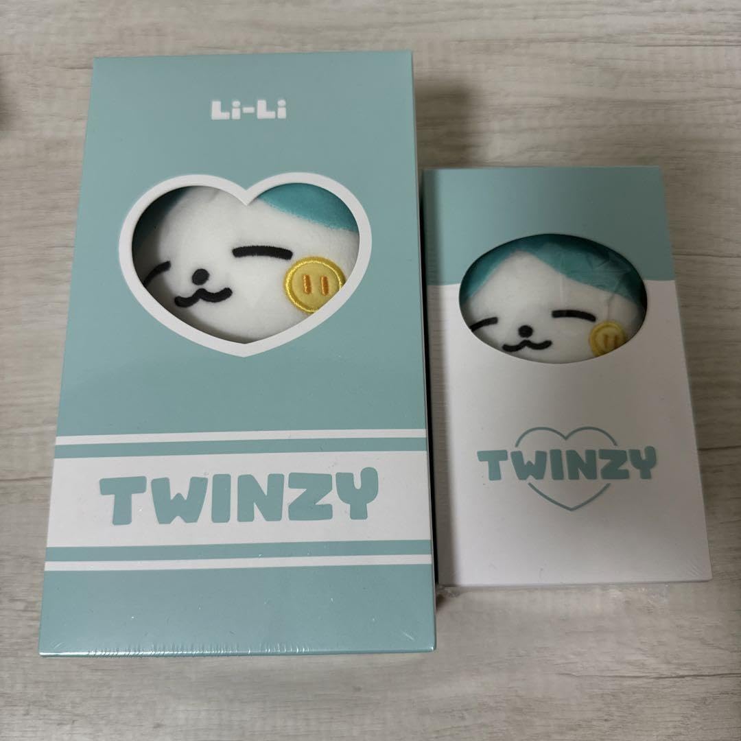 Amazon.co.jp: ITZY リア LiLi リリ twinzy plush 2点 R : おもちゃ