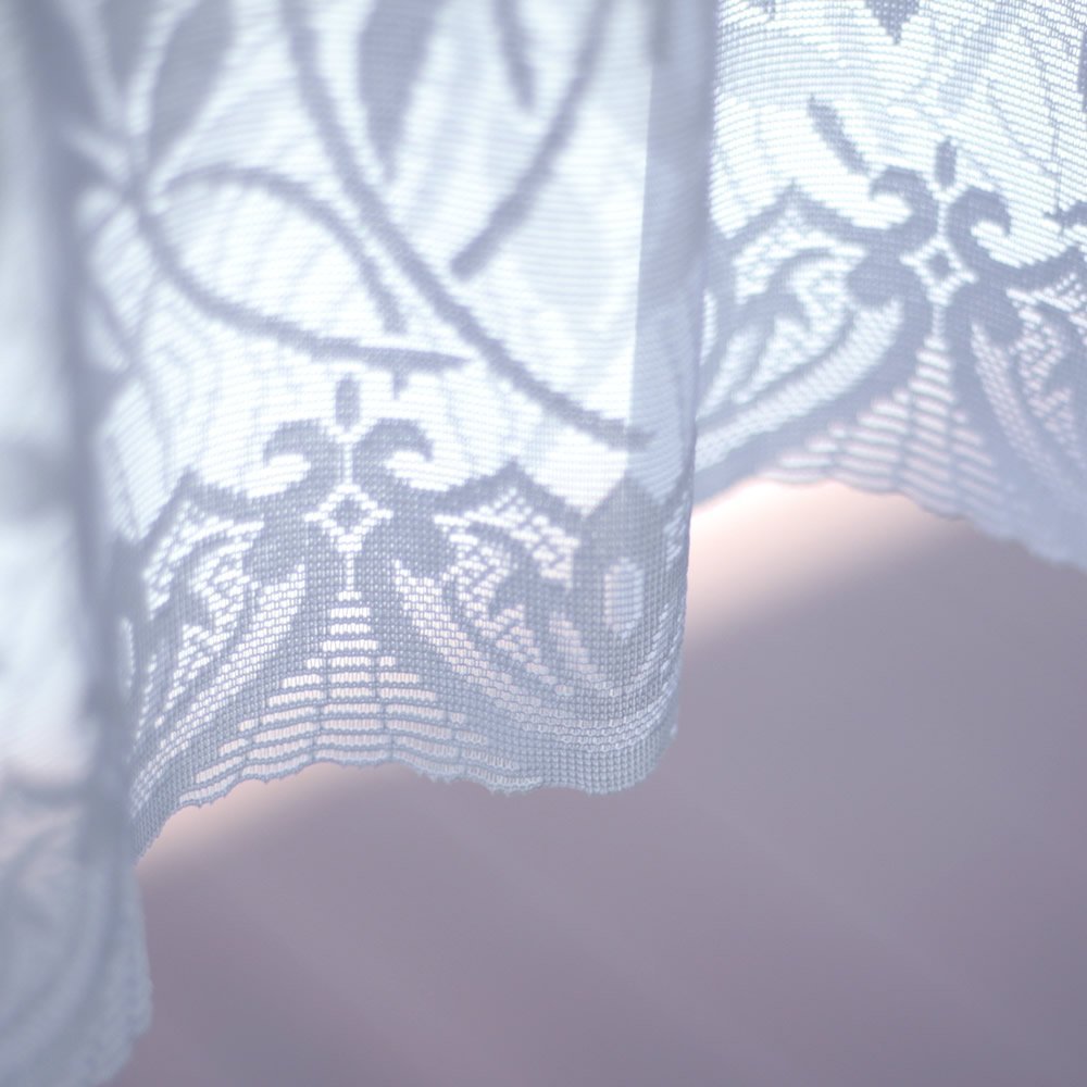 Amazon｜カフェカーテン ナチュラルリーフ 3488 ホワイト 90cm丈 × 巾