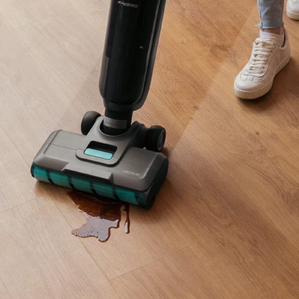 Cecotec Elektromopp FreeGo Wash&Vacuum Spray. 250 W, Schrubben und Staubsaugen gleichzeitig, Autonomie 35 Minuten, Jalisco-Nasswalze, Wasserspray, 700 ml sauberer und 750 ml Schmutzwassertank, Sockel