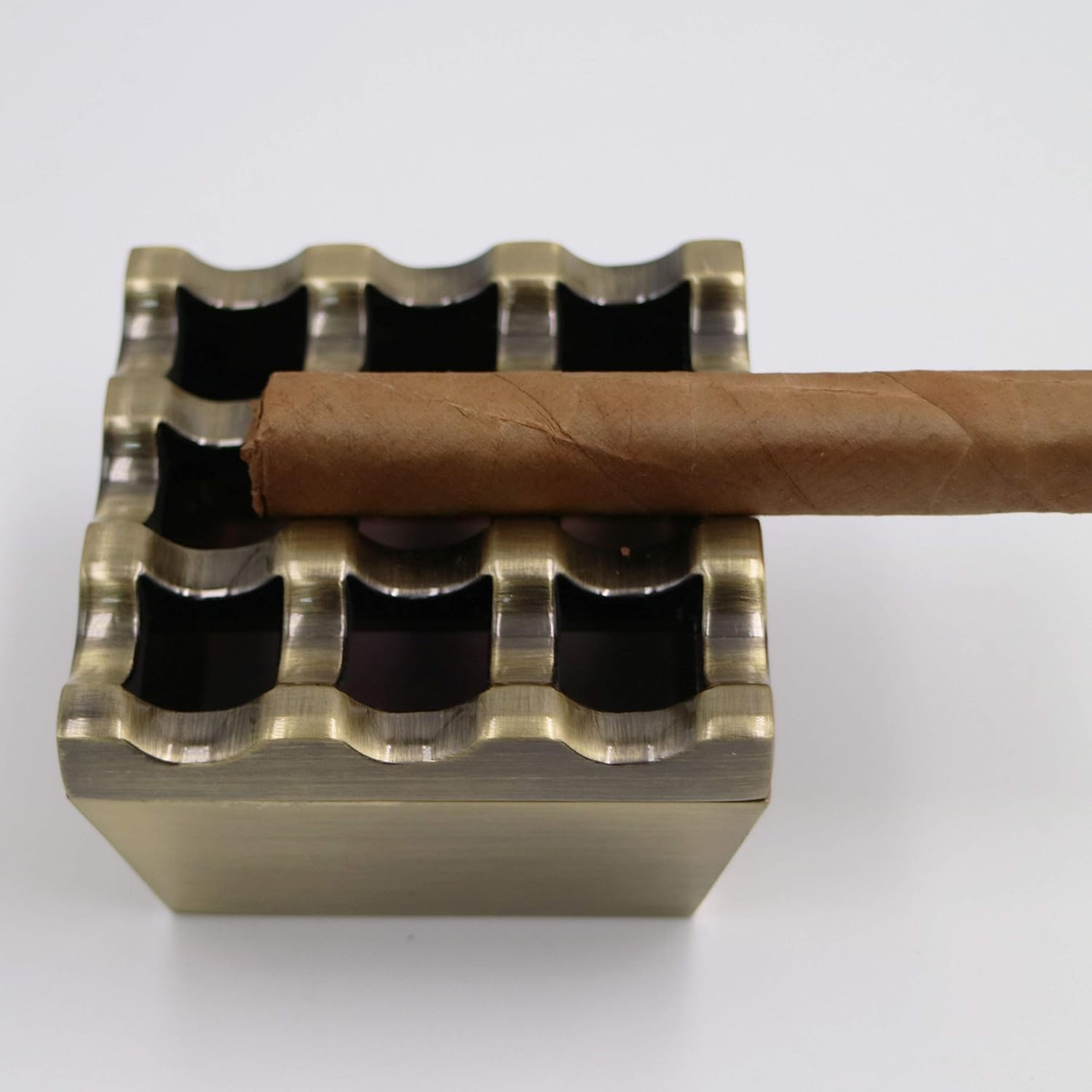Metal Ashtrays 9 hole for Cigarettes and Cigars Windproof Ashtray for Home Hotel Garden and Desktop Use,1 Pcs (Bronze)