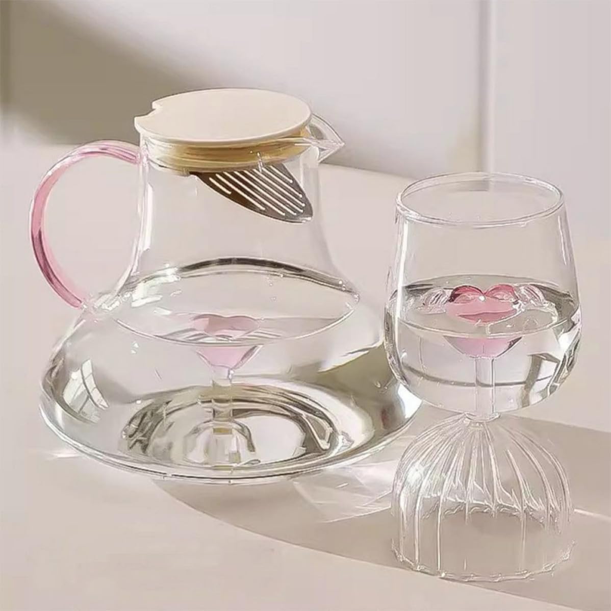 Jarra de Agua de Vidrio de 1500ml Tapa y Asa, Diseño Especial Boquilla Vertedora para Jugos y Té en Cocina o Grandes Fiestas