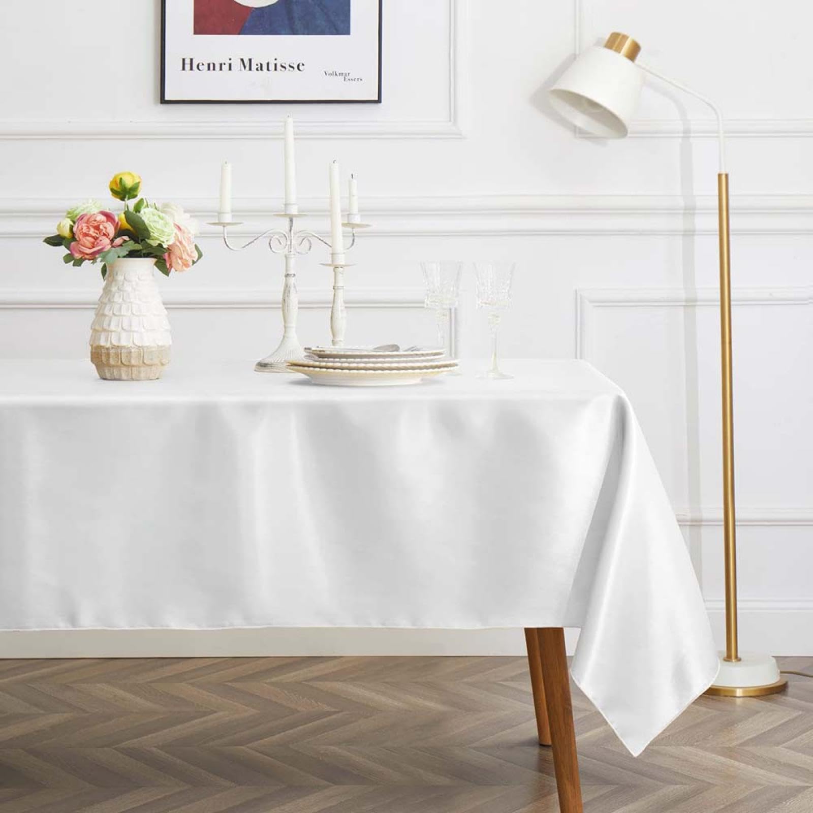 Nappe rectangulaire en satin blanc pour habiller une table de banquet de mariage