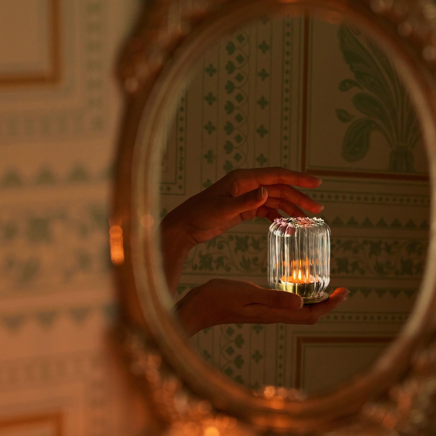 Vixdonos Glass Hurricane Tealight Candle Holder with Metal Candle Stand,Set of 3 Modern Windproof Votive Candle Holders for Wedding Party Table Centerpiece Outdoor,Clear - Image 6