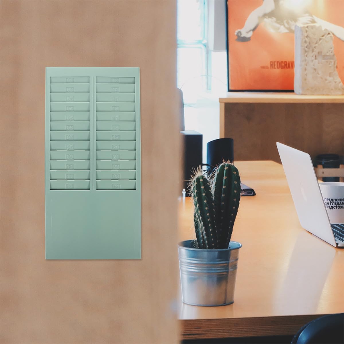 TEHAUX 2 Piezas Organizador de Tarjetas Vertical Ranuras Soporte Compacto para Tarjetas de Asistencia Fácil Instalación Resistente y Ligero para Oficinas y Gestión de Empleados