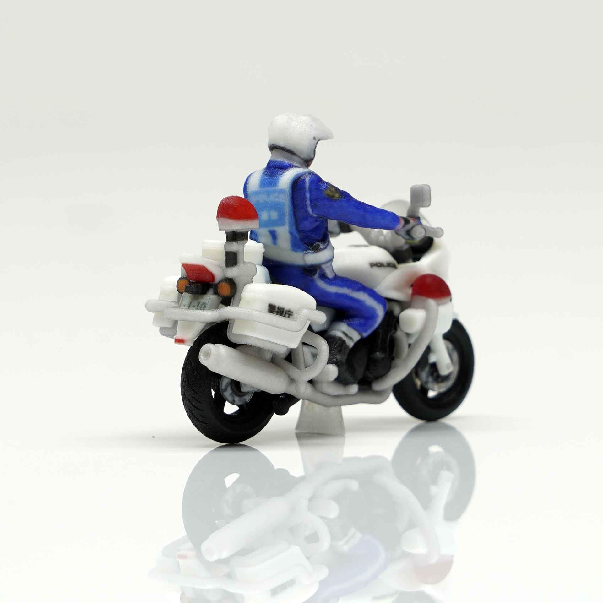 Amazon.co.jp: figreal 1/64 白バイA 走行中(13) 隊員乗車セット