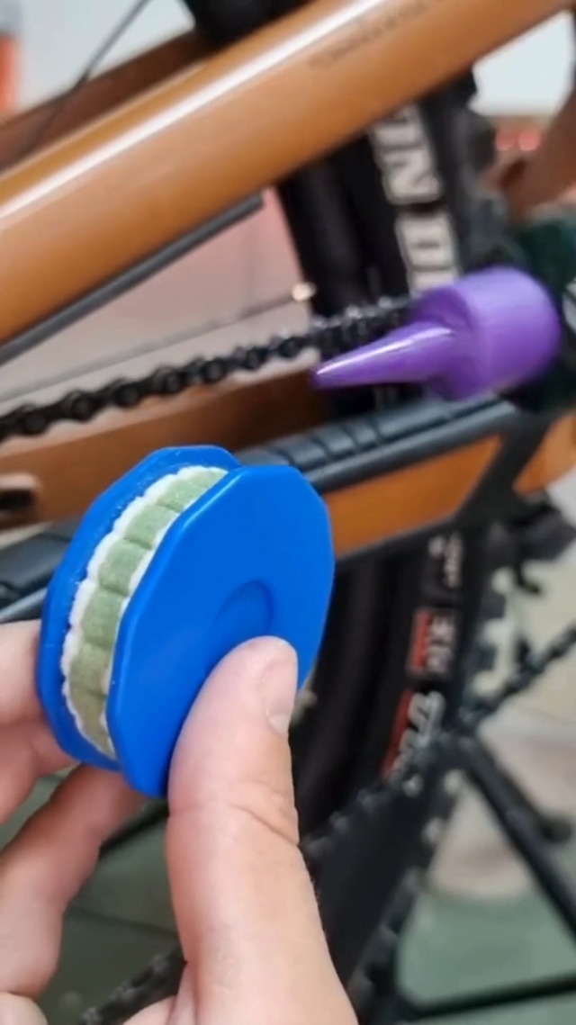 Roulette Graissage Chaîne Vélo Compacte - Entretien Propre Et Précis VTT Route Électrique