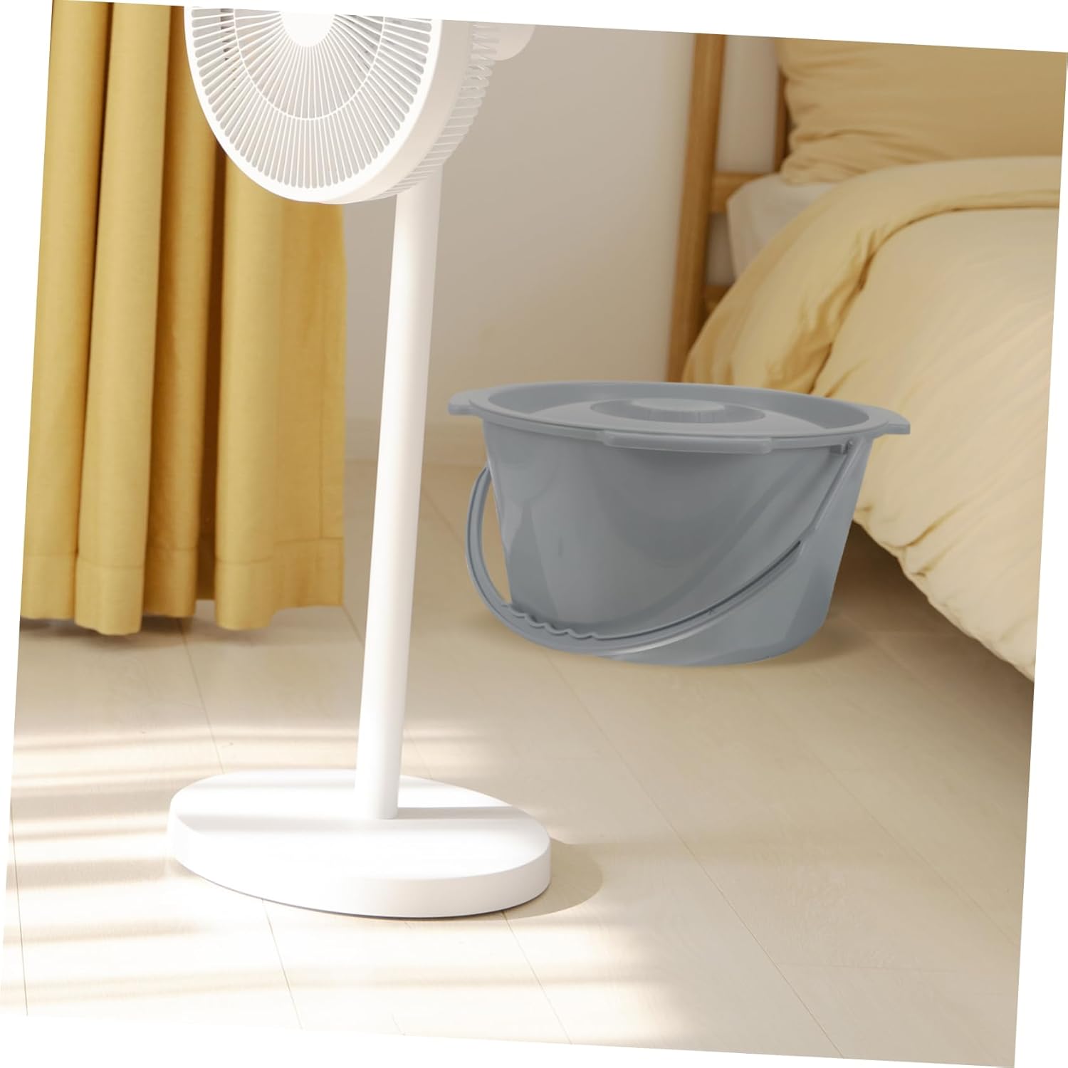 Elderly Portable Night Urinal Thickened Bedside Urine Pot for Adults Sturdy Chamber Pot with Smooth Edges for Seniors Pregnant Women Convenient and Reusable