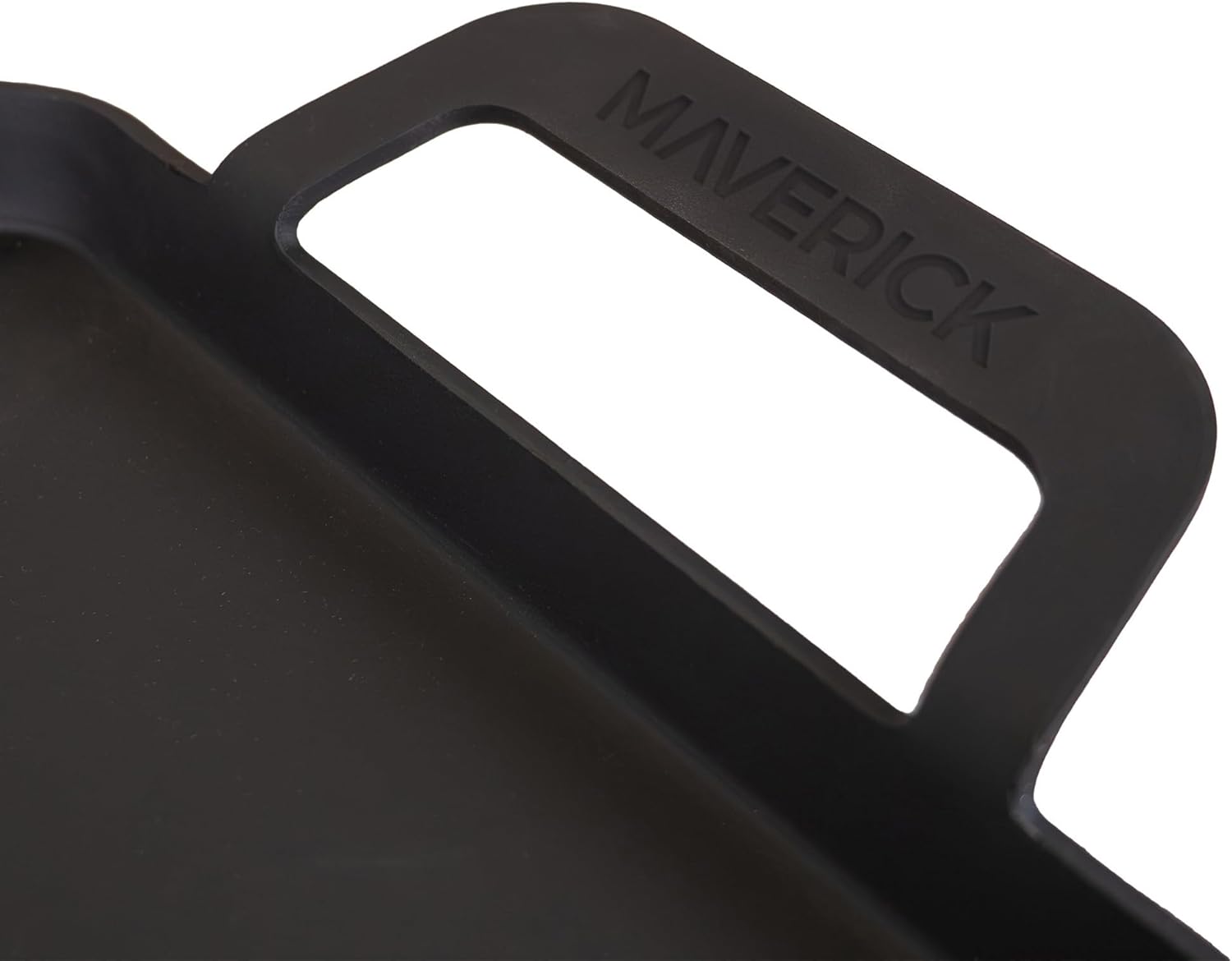 Maverick 22-Inch Preseasoned Carbon Steel Griddle, 4mm Heavy-Duty Flat Top Grill Pan with Raised Edges & Integrated Handles