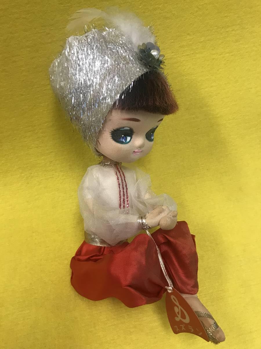 昭和レトロポーズ人形　日焼けした南国のお嬢さん　長期保管品　おおむね美品です 昭和レトロ ソフビ人形 セクシー人形 ポーズ人形 南国風