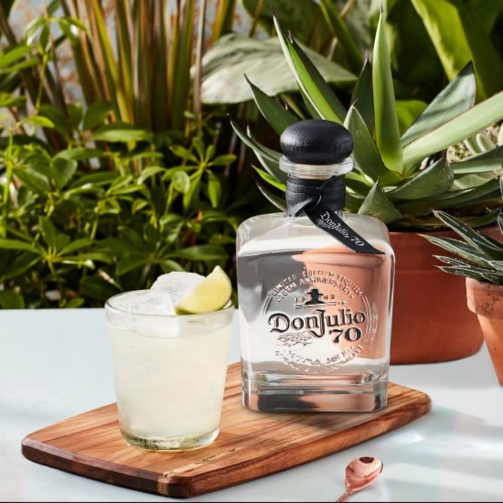 Don Julio 70 Tequila Añejo 700ml Don Julio 70 Tequila Añejo 70th Anniversary Limited Edition mit