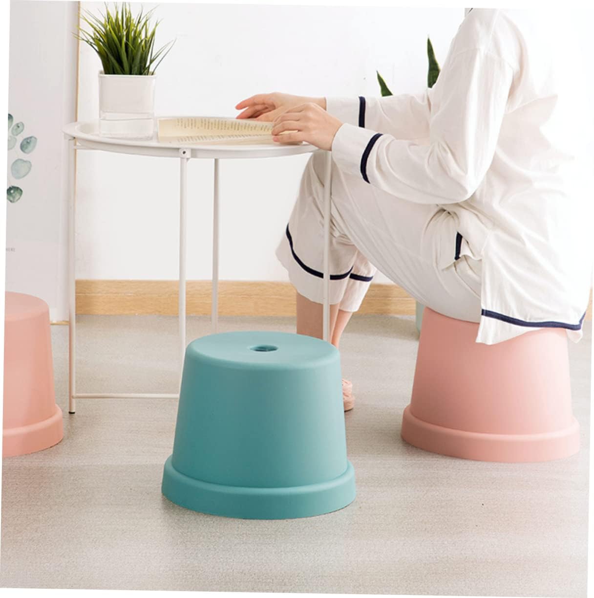 Children Stool Plastic Footstool Non-Slip Small Sitting Stool for Kids Lightweight Bathroom and Kitchen Use for Toddlers and Adults