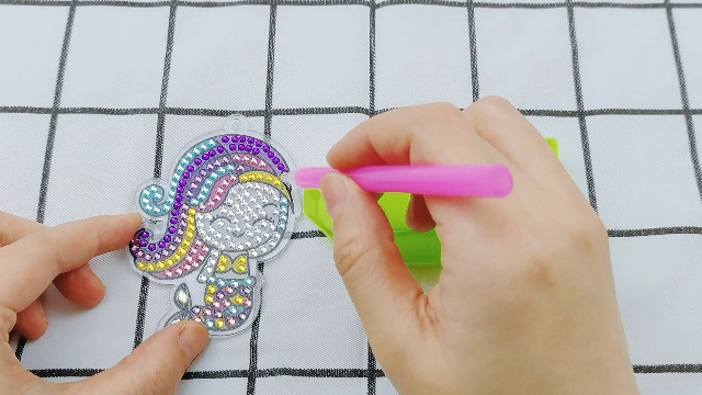 Kit Peinture Diamant Enfant - 8 Porte-clés Animaux à Décorer - 1000+ Strass, Facile, Pas De Colle - Activité Créative - 7