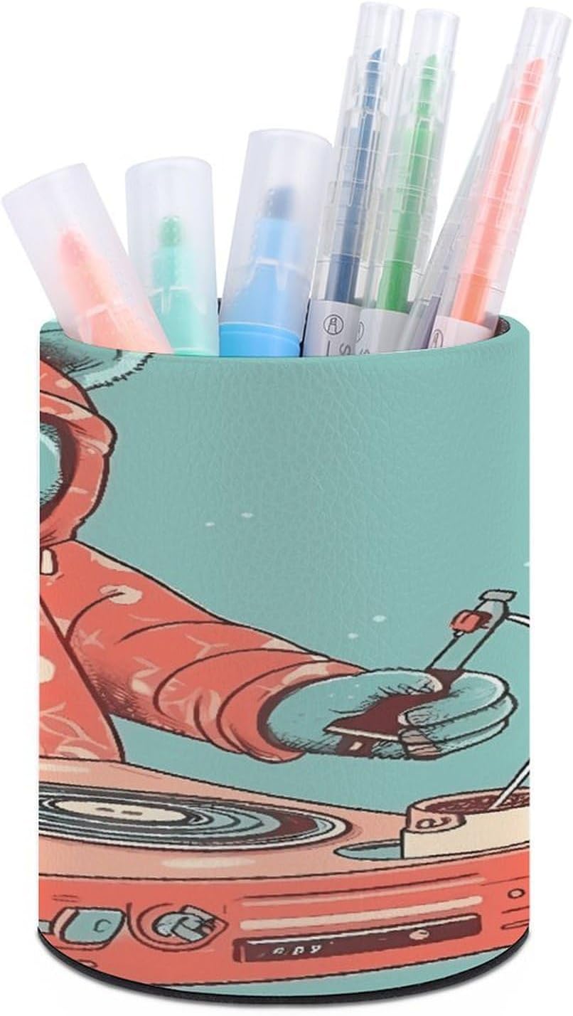 Bear Who Likes to Make Music Pen Holder Desk Organizer