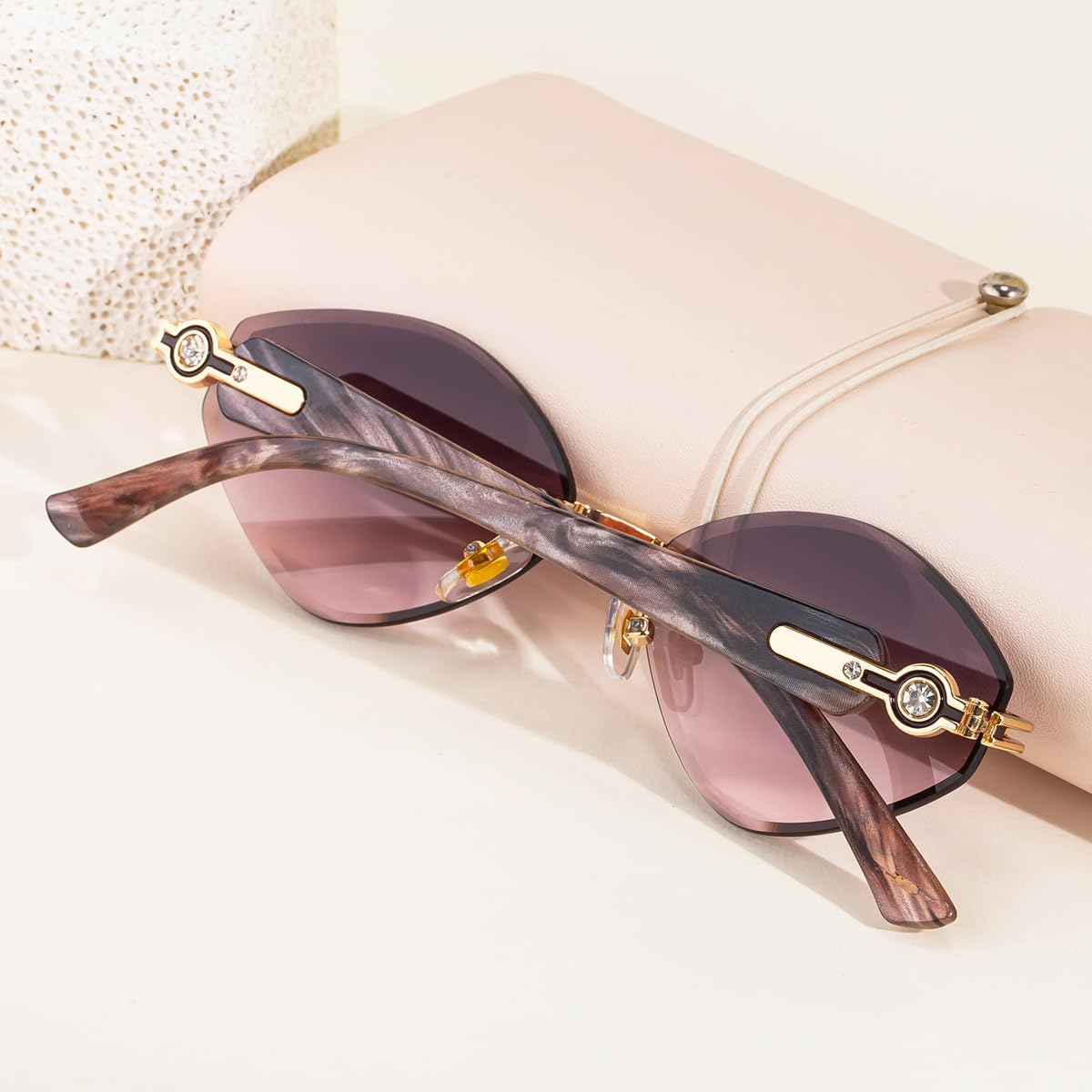 Visor Sunglasses for Women, Fashion Visor Sunglass UV400 Protection, Retro Sunglasses with Carrying Case
