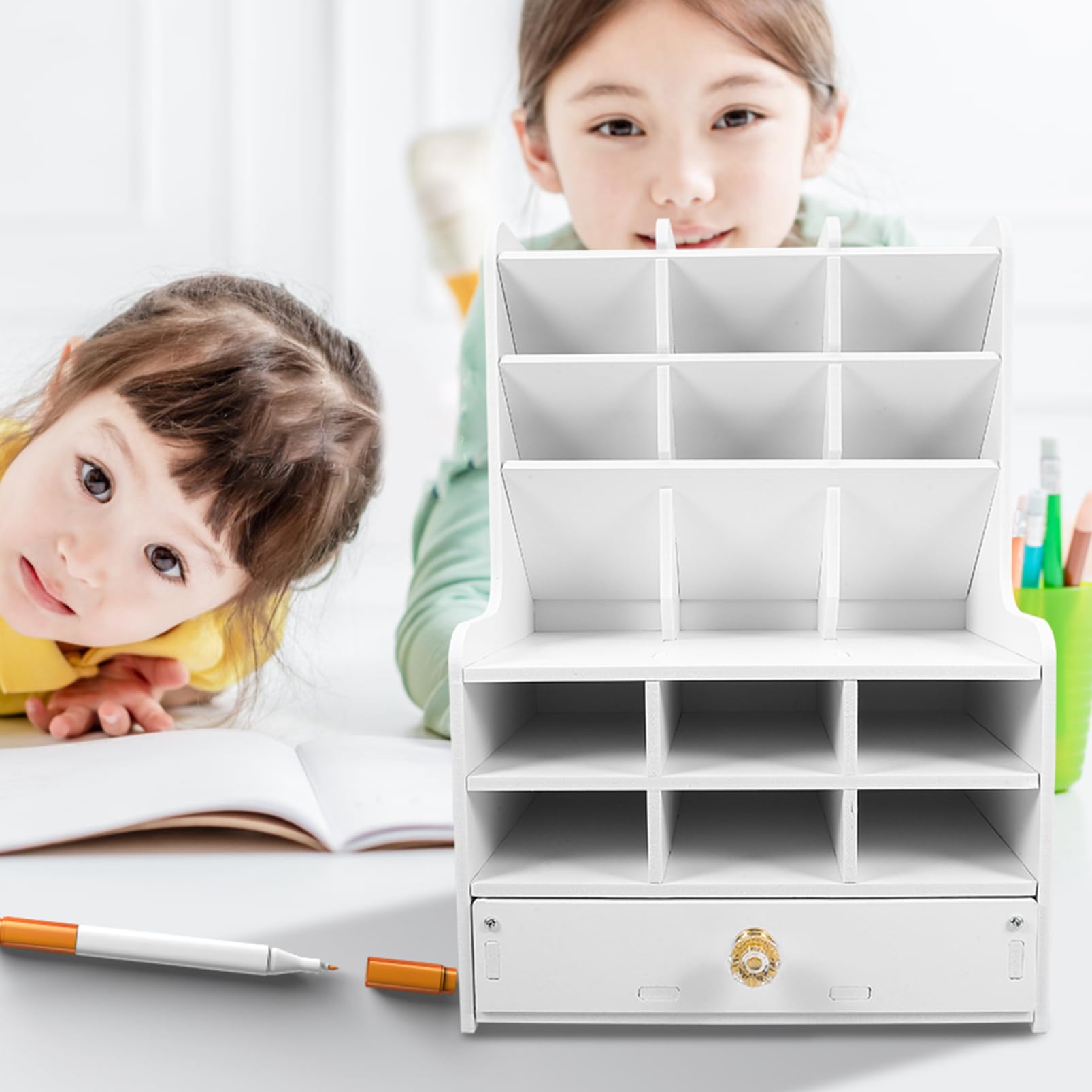 NUOBESTY Porta Penne da Scrivania a Cassetto, Organizer Bianco in Pvc | Scomparti Multipli, Grande Capacità, Struttura Semplice per Scuola e Desktop, Facile da Assemblare