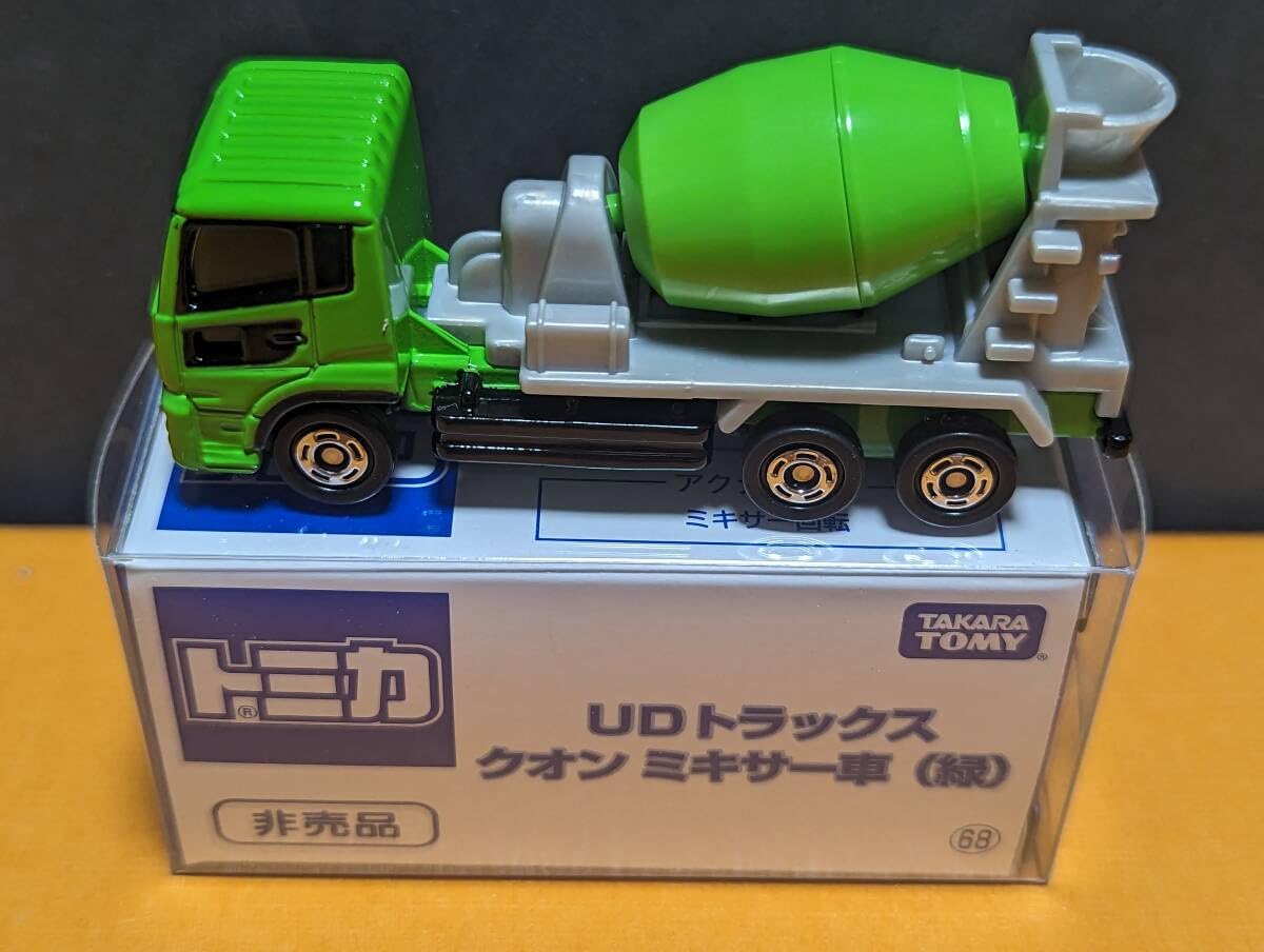 Amazon.co.jp: トミカ No.68 UDトラックス クオン ミキサー車 緑
