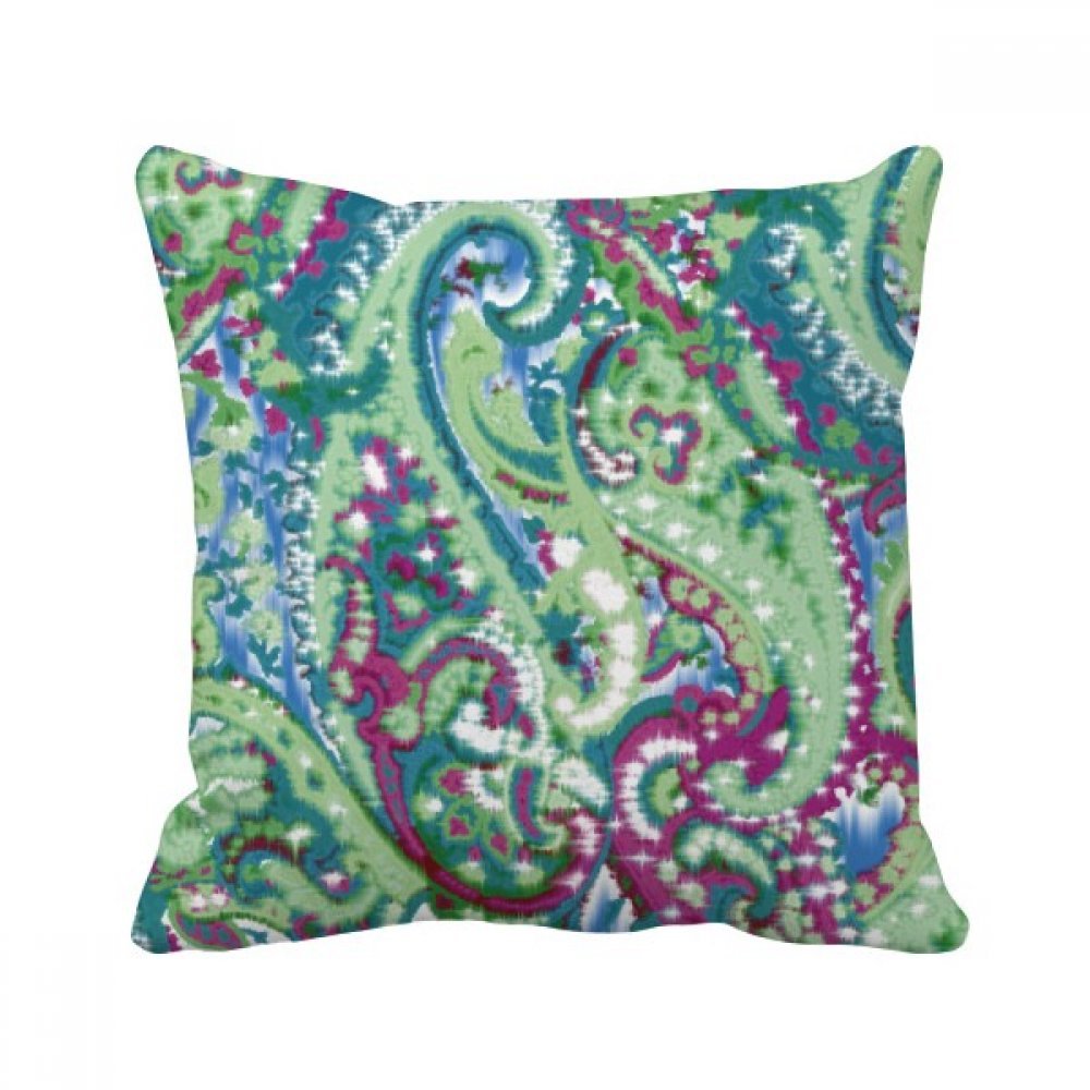 Coussin poisson multicolore abstrait pour créer un coin lecture cosy