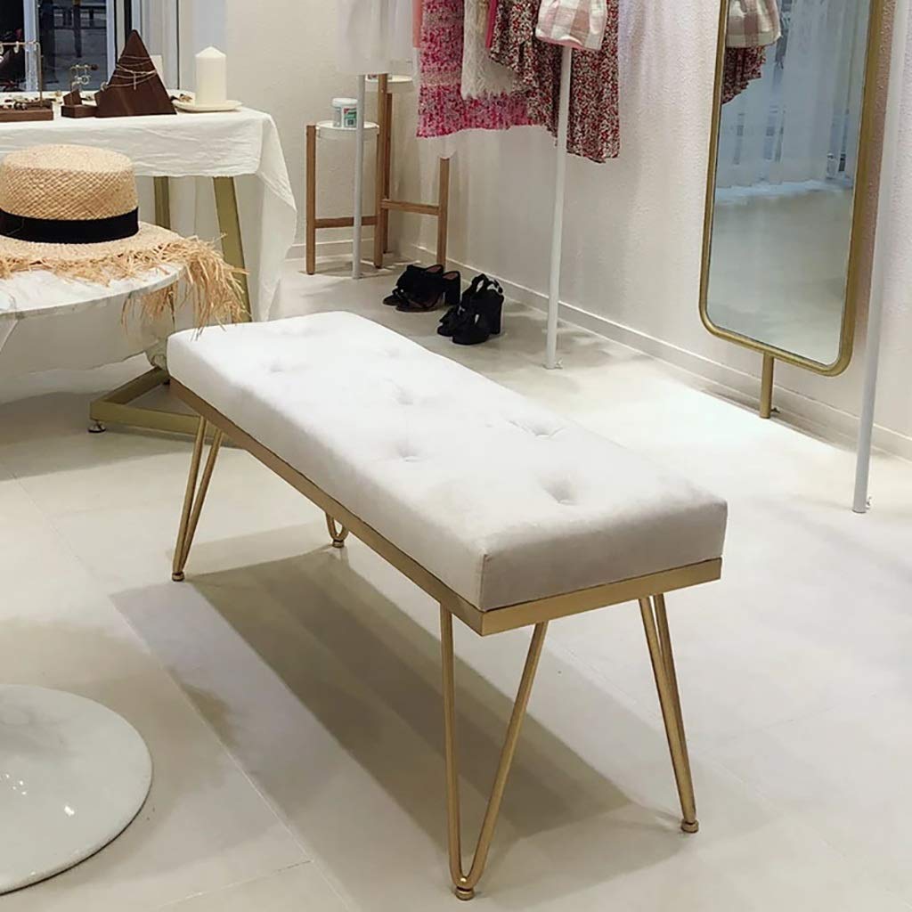 Magasin de chaussures test banc confortable pour simplifier l'essayage