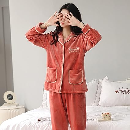 Amazon Co Jp ルームウェア モコモコ パジャマ レディース 秋冬 長袖 ロングパンツ 上下セット 前開き 襟付き フランネル 厚手 防寒 あったか ナイトウェア 気持ち良い ゆったり カジュアル シンプル エレガント 寝心地 トラベル お泊り ファッション