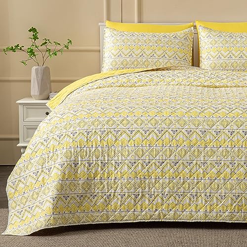Mooreeke 3 Pieces Bohemian Quilt Set Queen/Full Aztec Yellow and Grey Striped Geometric Bedding Bedspread with Shams Lightweight Diamond Pattern Coverlet Set 90 x 90 Inches (1 Quilt, 2 Pillowshams)